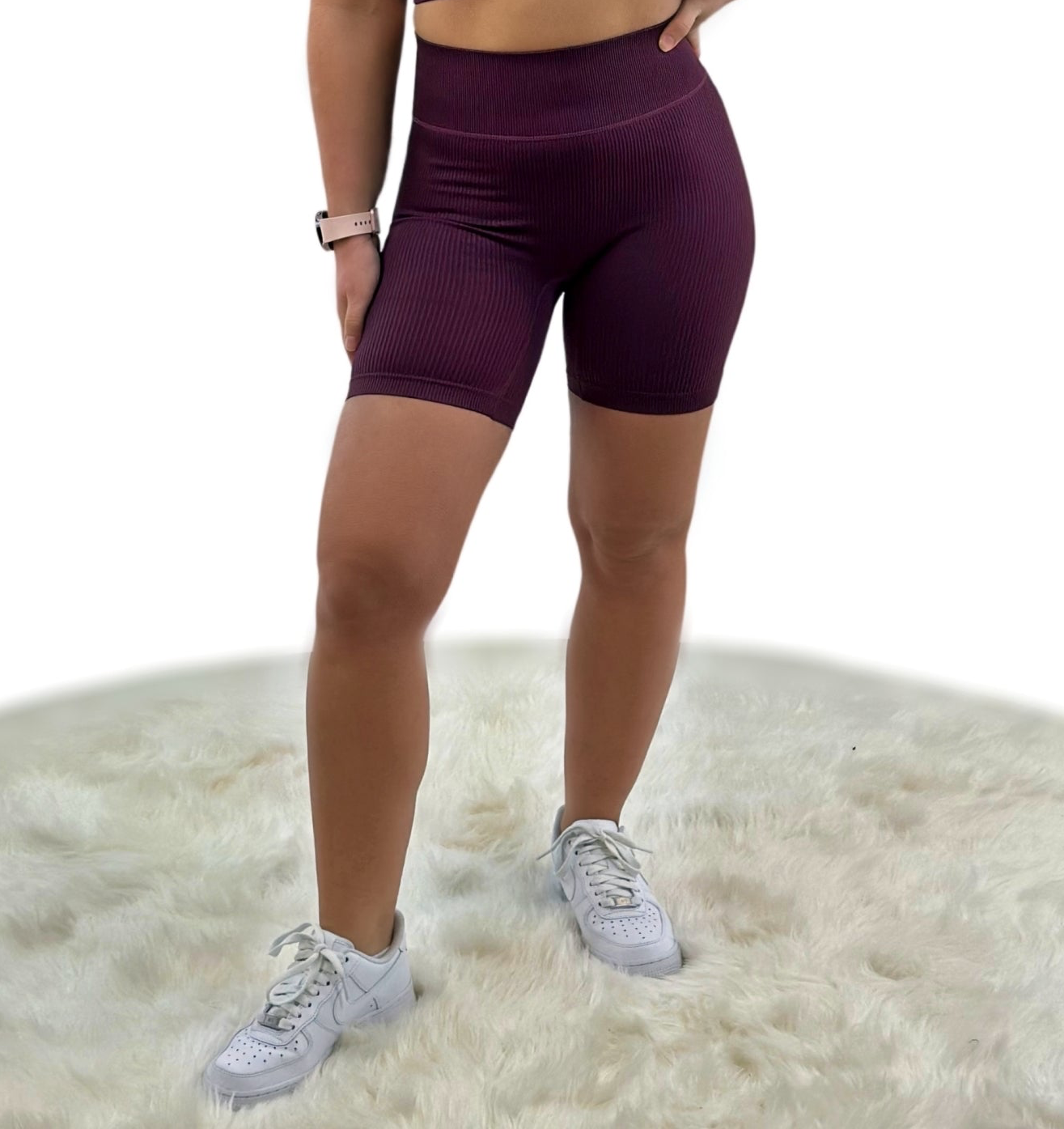 Stamina Short – Purple Red - “Nahtlos & formend – für starke, bewusste Bewegungen.”